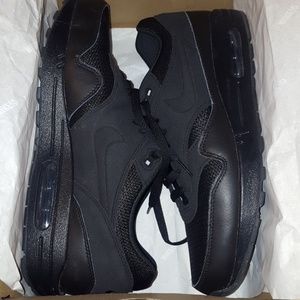 Nike Air Max men's size 10.5